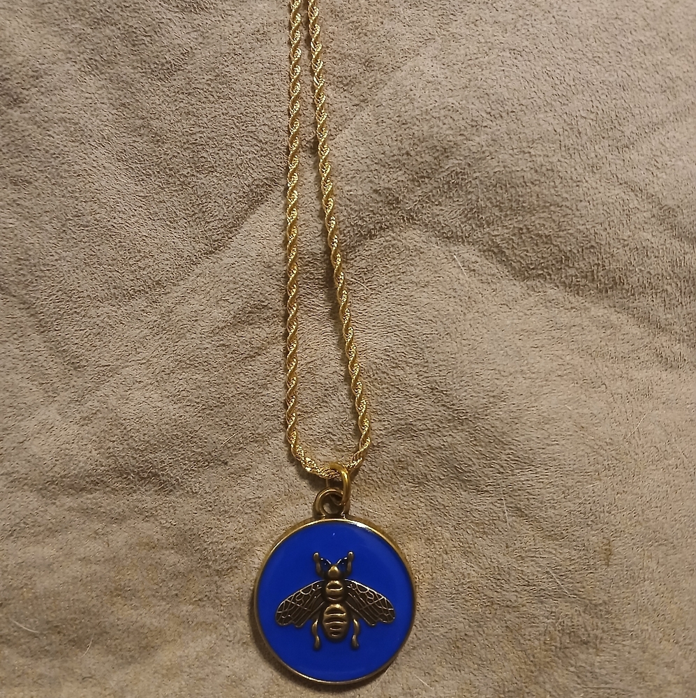 Gucci Gold Bee Pendant Necklace